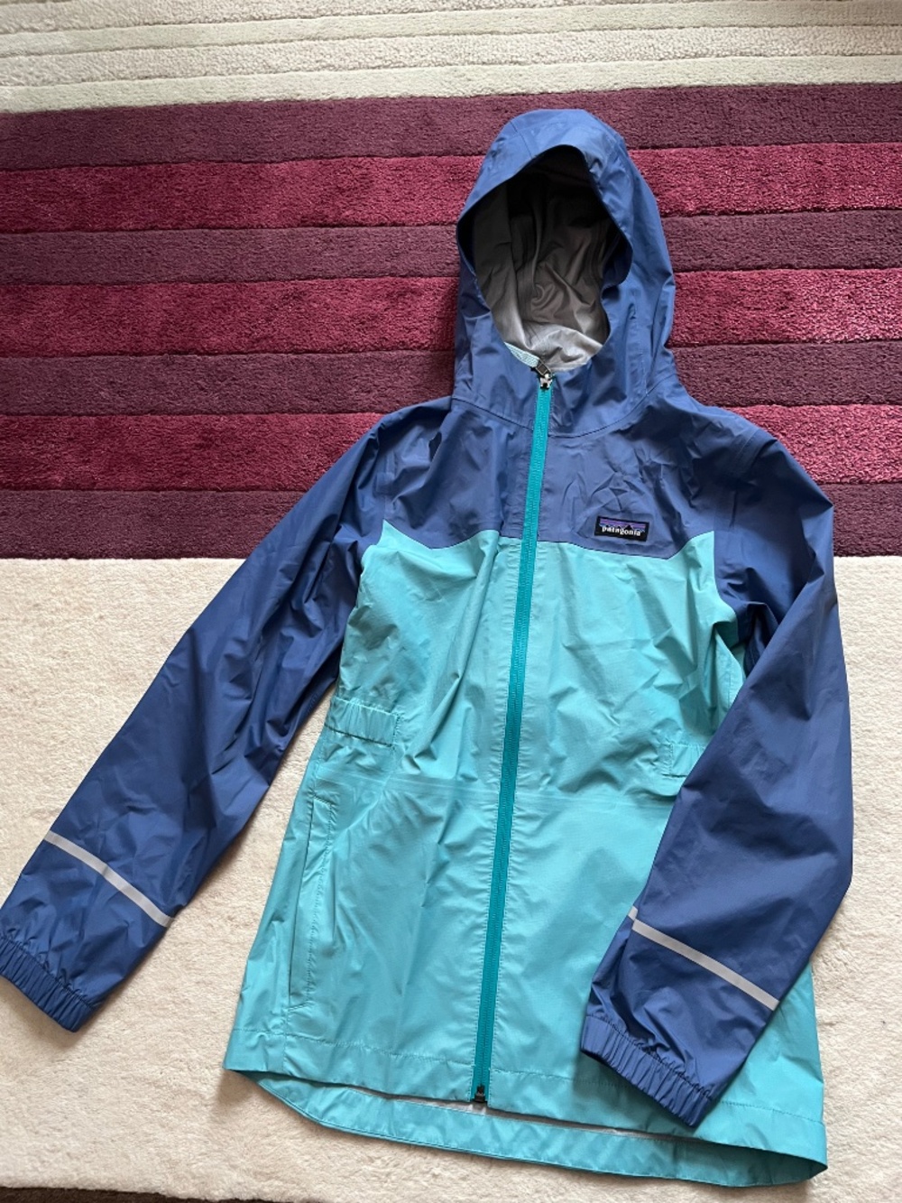 Patagonia Rain Jacket - Youth size Large/12 EUC